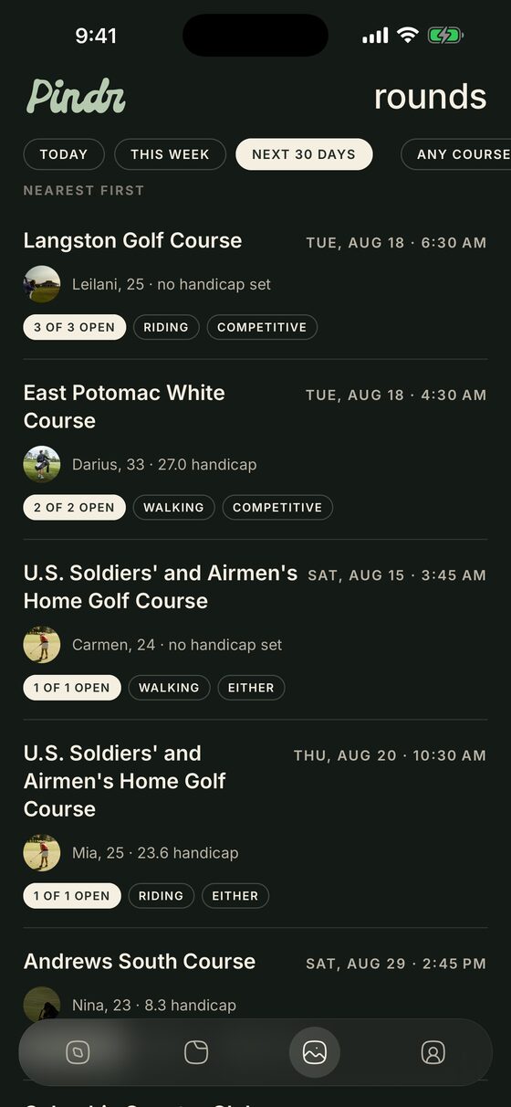 The Pindr rounds feed, listing open tee times near you with spots available.